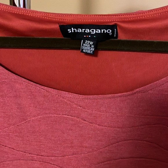 Plus size dress - Picture 3 of 4